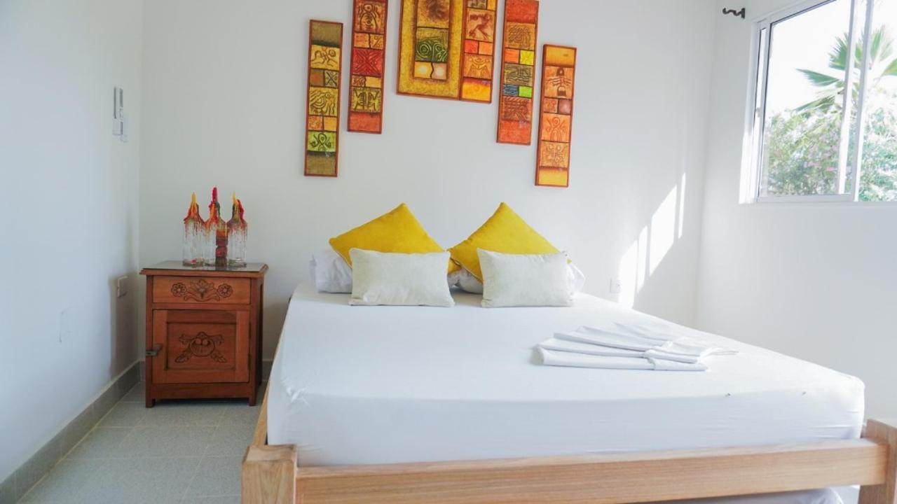 Hotel Playa Tiburon Covenitas 外观 照片